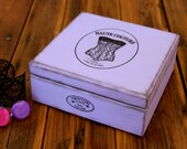 Wooden jewelry box or decoration - old fashioned, old school décoration, vintage handmade purple : Little box "Haute Couture Paris"