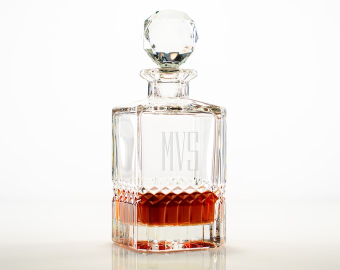 Personalized Whiskey Decanter - 30z Crystal Bourbon Decanter with engraving. Great Personalized Wedding, Groomsmen or Christmas Gift!