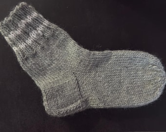 Calzini di lana lavorati a mano, a righe grigio mélange e bianche, calzini invernali unisex