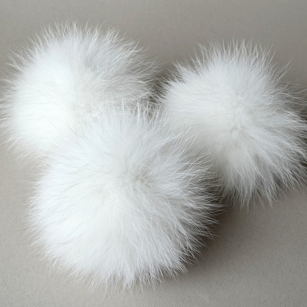White fox pom pom Genuine soft fur pom-pom XLarge real fur pompom for knit hat Furry ball 12.5 13.5 cm (5 inches) Fur accessories