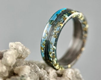 mens resin ring, resin wood ring, wood resin ring,wood and resin ring,Men&#39;s wooden ring with gray resin and gold flakes.