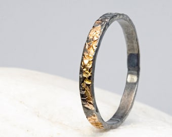 Unieke herentrouwring: zilveren en 24kt gouden ring. Keum Boo-ring - Bijzondere verlovingsringen. Tweekleurige trouwring. Rustieke ring voor heren