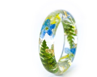 Nature Inspired Clear Resin Ring Band with Pressed  Blue Forget-Me-Not Flowers. Real Flowers Inside. Fern resin ring,