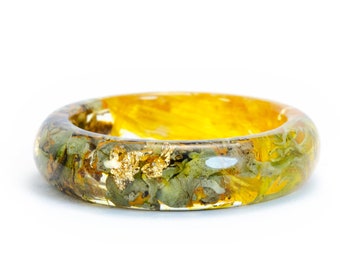 Nature Inspired Resin Ring with Natural Yellow Sunflower and Gray Tree Bark. Yellow Resin Ring for women as a gift for her.  Sunflower Ring