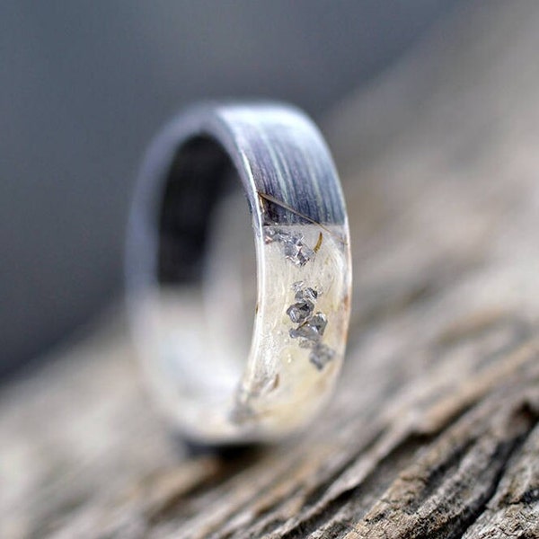 Dandelion Ring, Resin Ring with Dandelion Petals, Wide Ring with Real Flowers. Eco Resin Jewelry with White Dandelion and Silver Flakes.