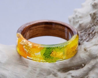 Hydrangea Ring with Pressed Green Petals. Gerbera Resin ring. Green hydrangea Ring, orange gerbera Resin ring, Nature Floral Rings