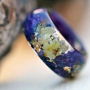 Iris Resin Ring with Gray Forest Moss, Nature Inspired Resin Ring Band With Forest Moss, Natural Pressed Purple Petals ,Real Flowers, Gold