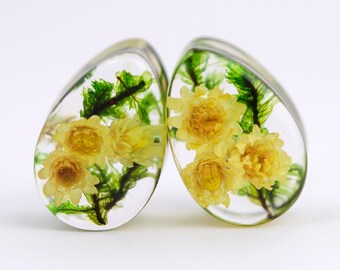 Ear Plugs,  Real Flower Plugs, Resin Plug Earrings, Magic Resin Ear Plugs, Fairy Gauges, Real Plant Organic Gauges, Wood Resin Piercing