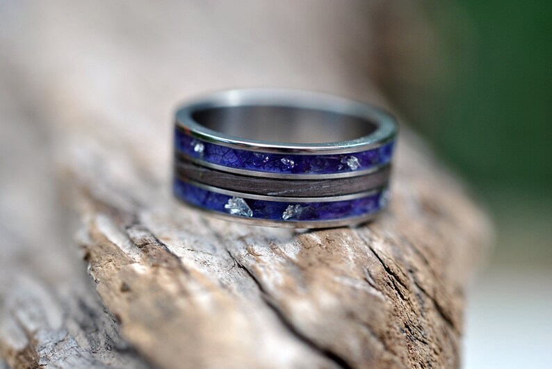 Titanium wedding band mens Titanium anniversary,Silver titanium ring Men/'s Titanium Wedding Band With Whiskey Barrel Wood And Blue flowers