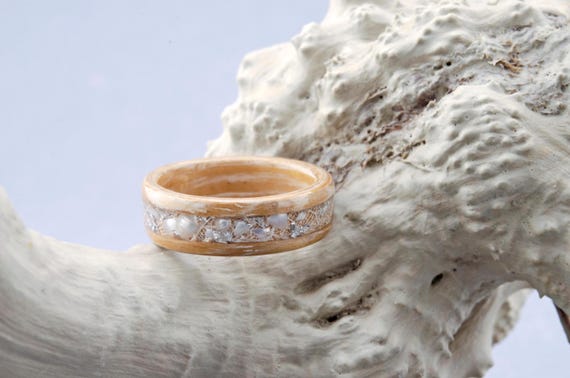 Bague en bois avec incrustation de nacre alliance pour femme en bois bague en bois courbe bague en bois pour femme rustique alliance pour femme en bois. Etsy France