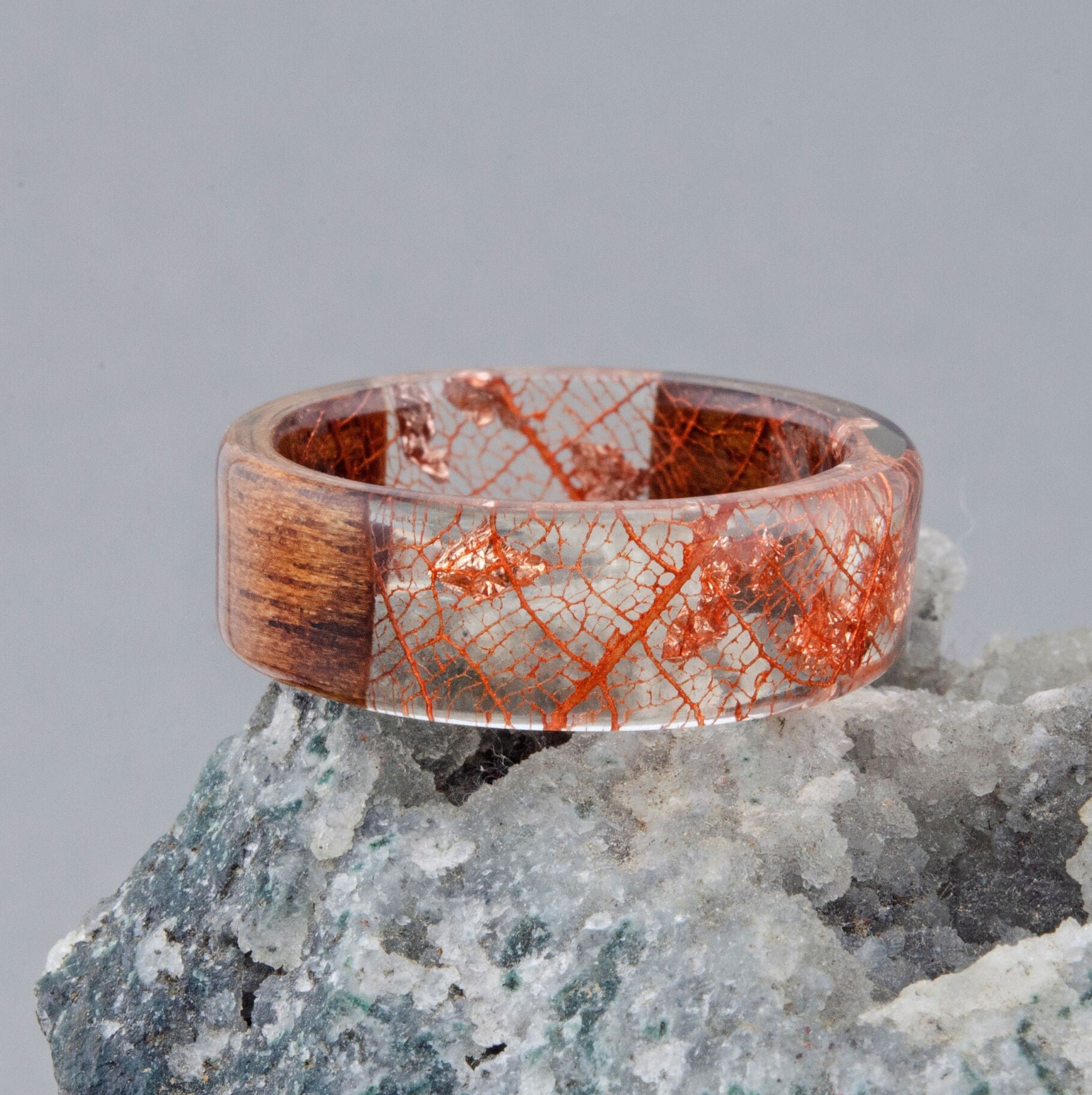 Womens wood ring,Resin ring,Forest jewelry, Real leaf ring, nature lover gift, nature jewelry resin, statement jewelry, resin flower jewelry