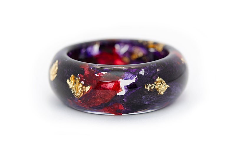 Dark Flower Resin Ring, Alternative Engagement Ring, Terrarium Ring,Naturalist Gift,Black Dried Flower Ring,Gothic Ring,promise ring for her 