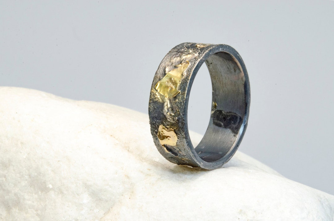 Gold Ring - Rustic Men's Wedding Ring in 18kt Gold and Oxidized ...