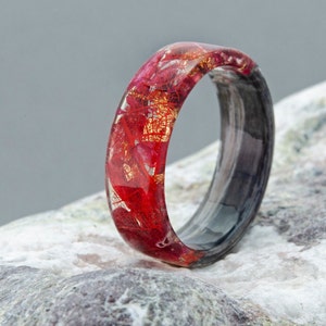 Eco Resin Ring with Pressed Red Tulip Petals and Gold Flakes - Clear Thin Ring with Red Flowers - Resin Jewelry - Valentine&#39;s Day Gift