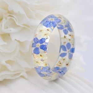 White Flower Ring. Forget-Me-Not Resin Ring. Floral Band With Light Blue Flowers and Gold Flakes. Wedding Band. Ring with Tiny Flowers.