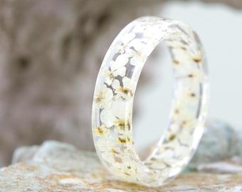 Resin Band with Pressed White Alyssum Flowers Inside. Floral Resin Ring. White Wedding Ring. Wedding Band. White Resin Ring, Wedding Gifts.