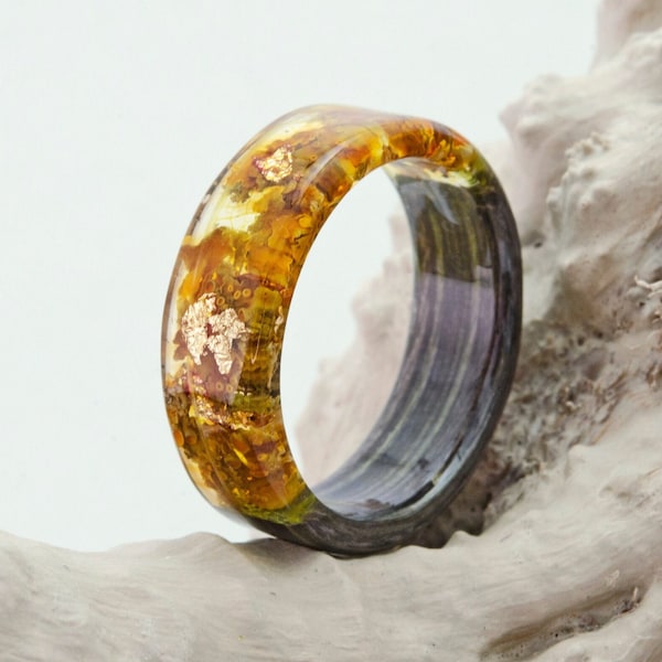 Unique Mens Wedding Band, Unique Mens Ring, Men resin ring, Mens resin ring Mens ring Wood resin ring Mens wedding band Mens forest ring