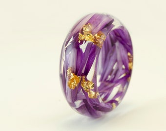 Violette Blumen-Harz-Ring. Hochzeitstag Harz Ring mit Lila Kornblume und 24K Gold. Wiedersehen mit Naturharz Ring. Violette Blumen-Ring