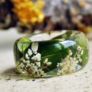 Resin Ring with Pressed white Queen Anne&#39;s Lace Flowers and Green leaf.Nature Inspired Mother&#39;s Day Gift.