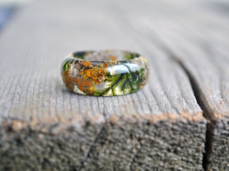 Terrarium Resin Ring with Natural Forest Moss and Brown Bark of Tree Men Wedding Resin Ring.Nature forest ring for men.REAL Moss Resin Ring