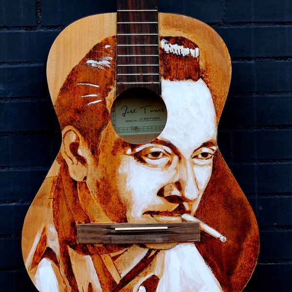 Django Reinhardt. Painted guitar. Pyrography. Wood burned guitar. Guitarra Pirograbada uso decorativo.