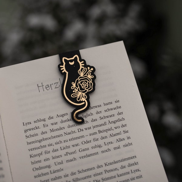 Magnetic bookmark, magic bookmark, magical cat with crescent moon, foiled gold, motif, bookmark, magnetic, reading, bookworm