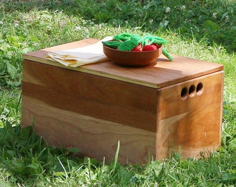 15" x 10" x 8" Cherry Wooden Storage Crate With Lid