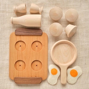 11 Piece Accessory Set for Play Kitchen with Muffins, Pan, Milk & Cups, Frying Pan/Egg