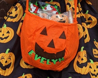 Personalised, Glow In the Dark, Pumpkin Trick or Treat Bag | Halloween Treat Basket | jack o'lantern treat bag | Halloween Party Sweet Bag