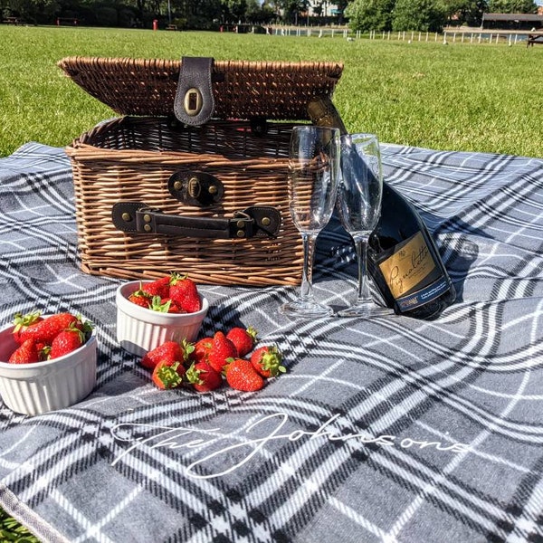 Personalised Picnic Blanket | Couple Gift | Family Gift | Date Night Idea | Picnic Basket | Outdoor Park Beach Blanket | Custom Name