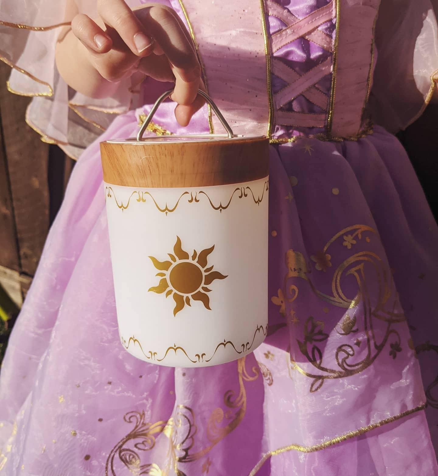魔法のランタン | 塔の上のラプンツェル風ランタン | 色が変わるタッチ