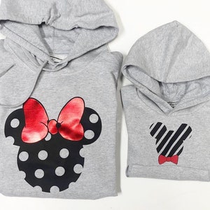  Disney Sudadera con capucha de Mickey Mouse para mujer, diseño  clásico de Mickey y Minnie Mouse, Púrpura : Ropa, Zapatos y Joyería