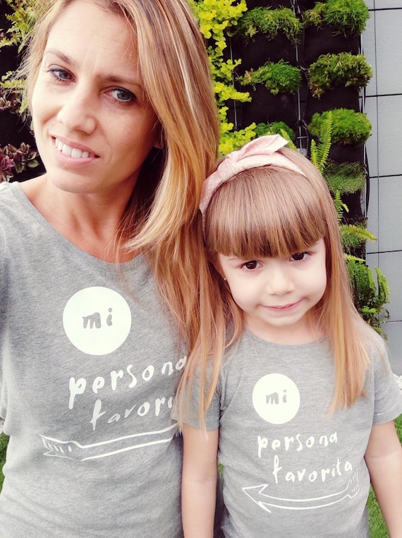 Pack short sleeve white t-shirts MI FAVORITE PERSON (adult + adult or child/baby)