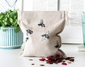 Bee Linen Reusable Snack Bag - Perfect for Picnics - Helen Round