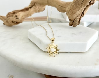 Monstrance. Antique Large Medal. - Etsy Monstrance. Antique Large Medal. - Etsy