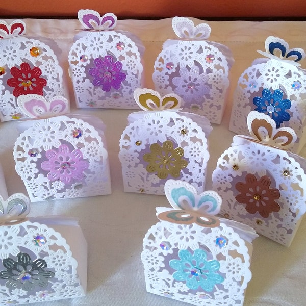 Confetti box with butterfly clasp - Wedding favor, communion, baptism, graduation, anniversary
