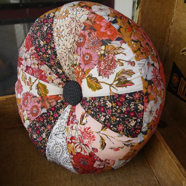 14 inch Floral Sprocket Pillow