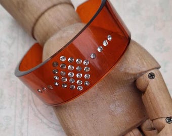 Vintage Amber Acrylic Cuff - Rhinestone Starburst Bangle, 1960s–70s Retro Lucite Jewellery
