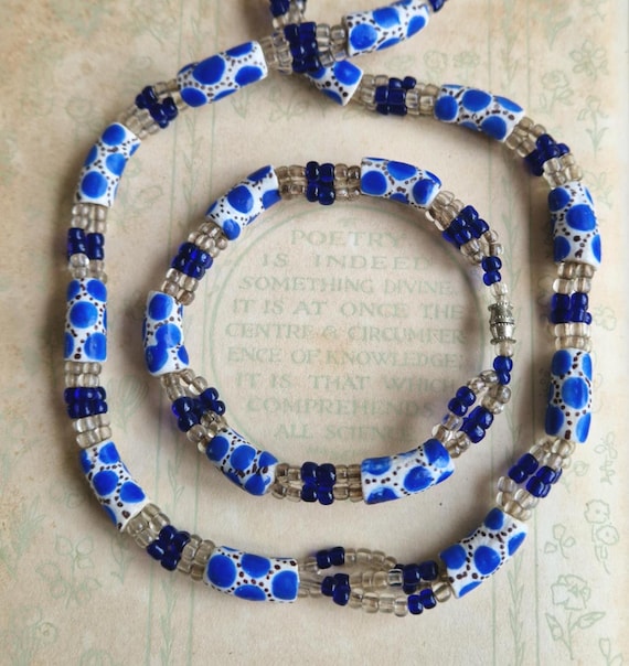Collier Africain En Perles De Verre Blanche - Occasion, Bijou Ethnique Style