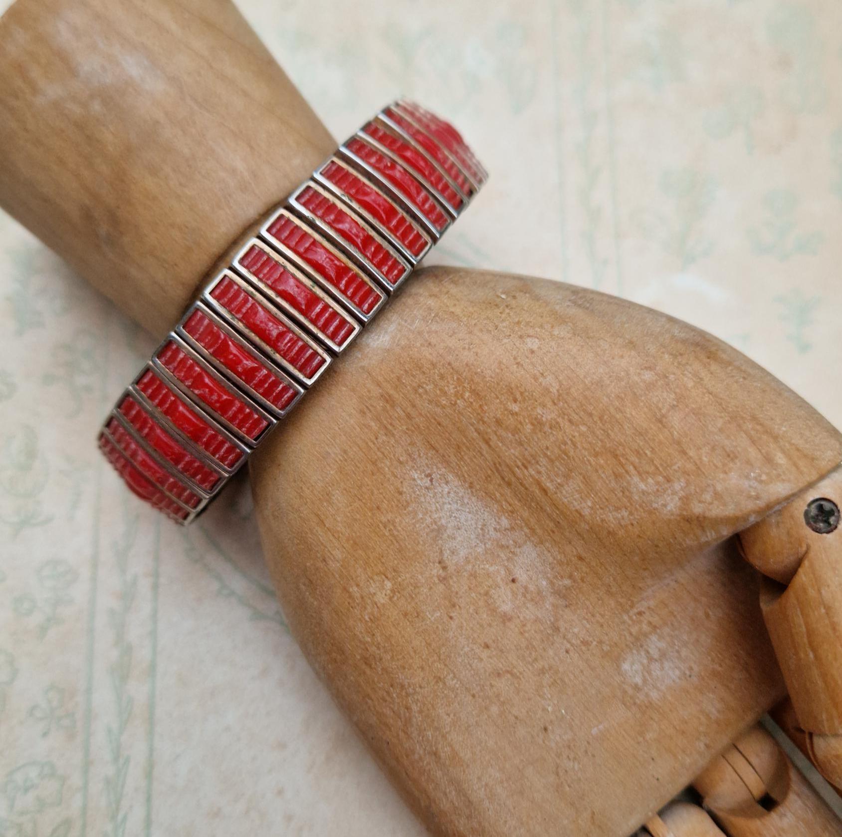 ヴィンテージ レッドエナメル エクスパンションブレスレット - 1960