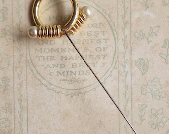 Vintage Gold-Tone Hatpin with Faux Pearls – Mid-Century Modern, 1940s–1960s