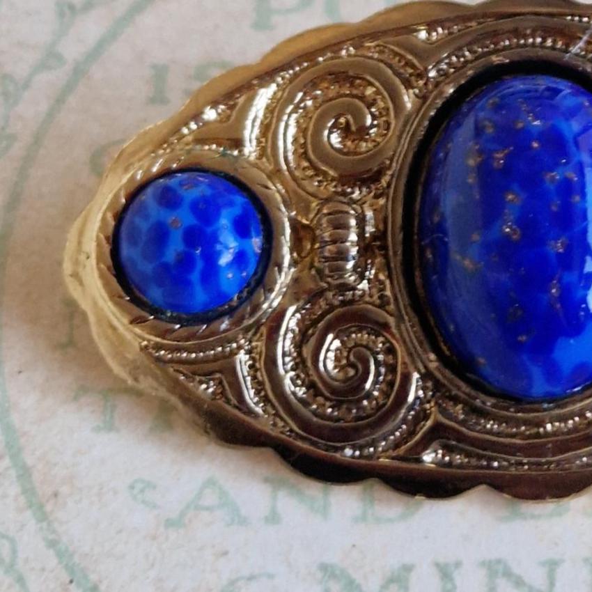Broche vintage métal doré fleur faux lapis lazuli