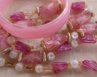 Conjunto de joyería vintage rosa: brazalete y collar de cuentas, bisutería retro