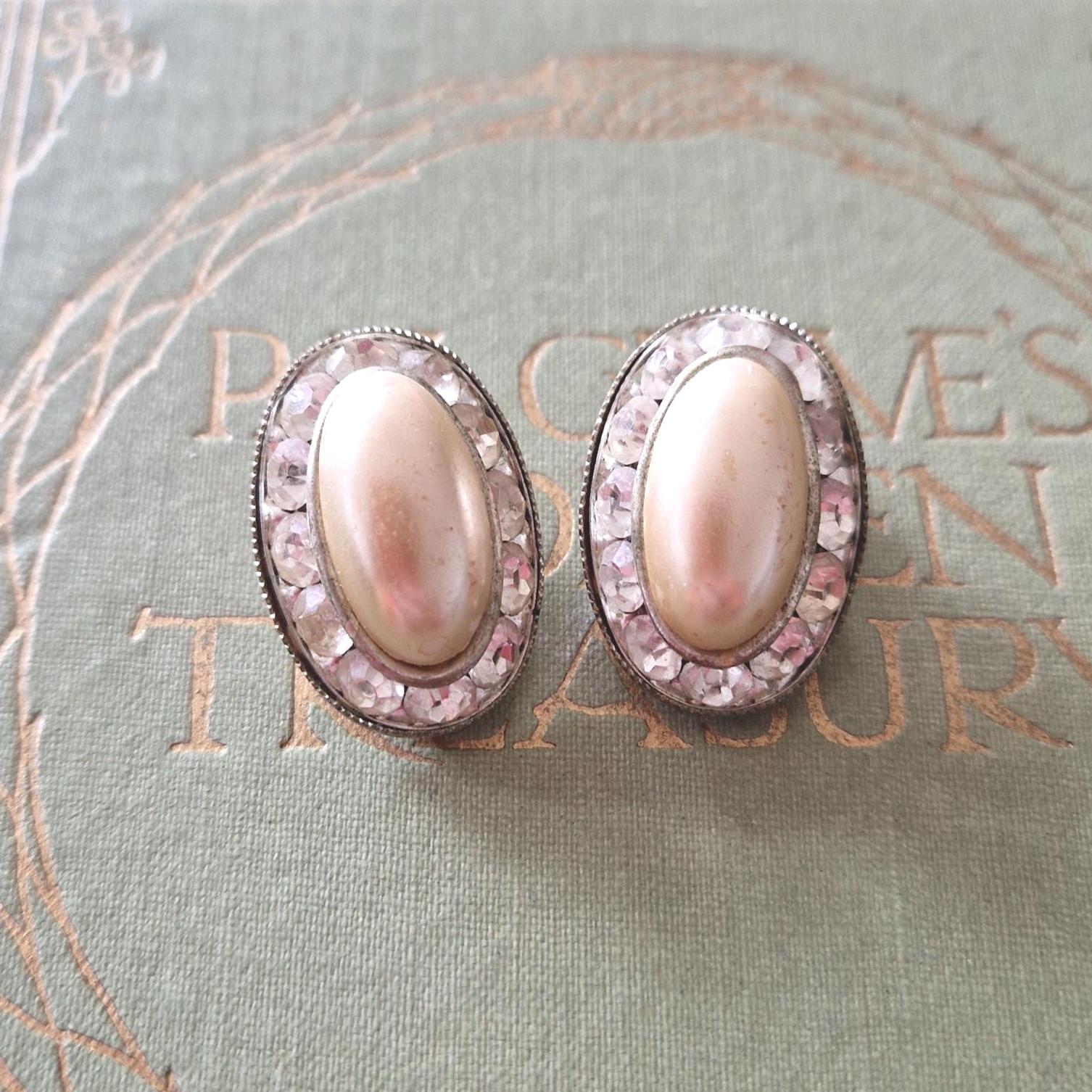Lot de boucles d'oreilles fantaisie vintage dorée style varié - Montres & Bijoux
