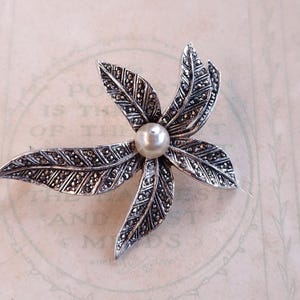 Vintage Marcasite Brooch, Flower Marcasite Brooch, Silver Tone Marcasite Brooch PIn 1950s