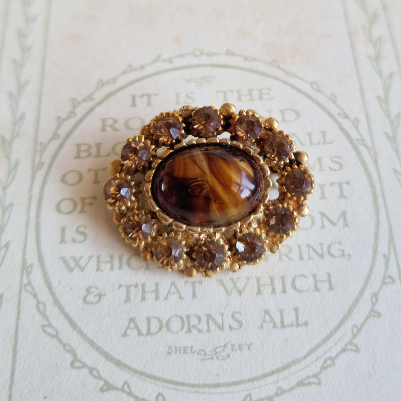 Germany agateガラス ヴィンテージブローチB115 Vintage Faux Banded Brown Agate Brooch - Glass Gold Tone 1960s