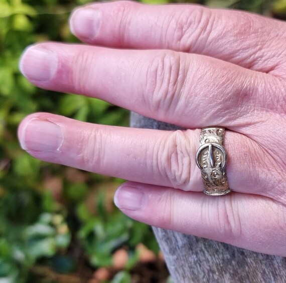 希少 一点物 Persian Silver Buckle Ring 希少 一点物 Persian Silver Buckle Ring il_1080xN.5228774123_hu5s.jpg