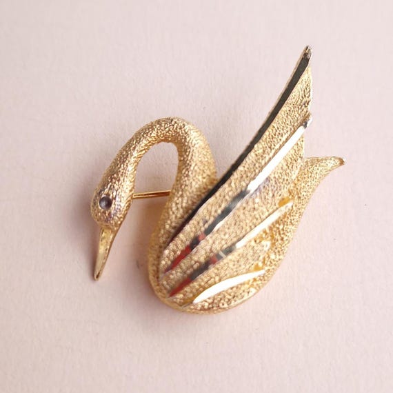 Vintage BSK Brushed Gold Swan Brooch Art Deco Style Sweden