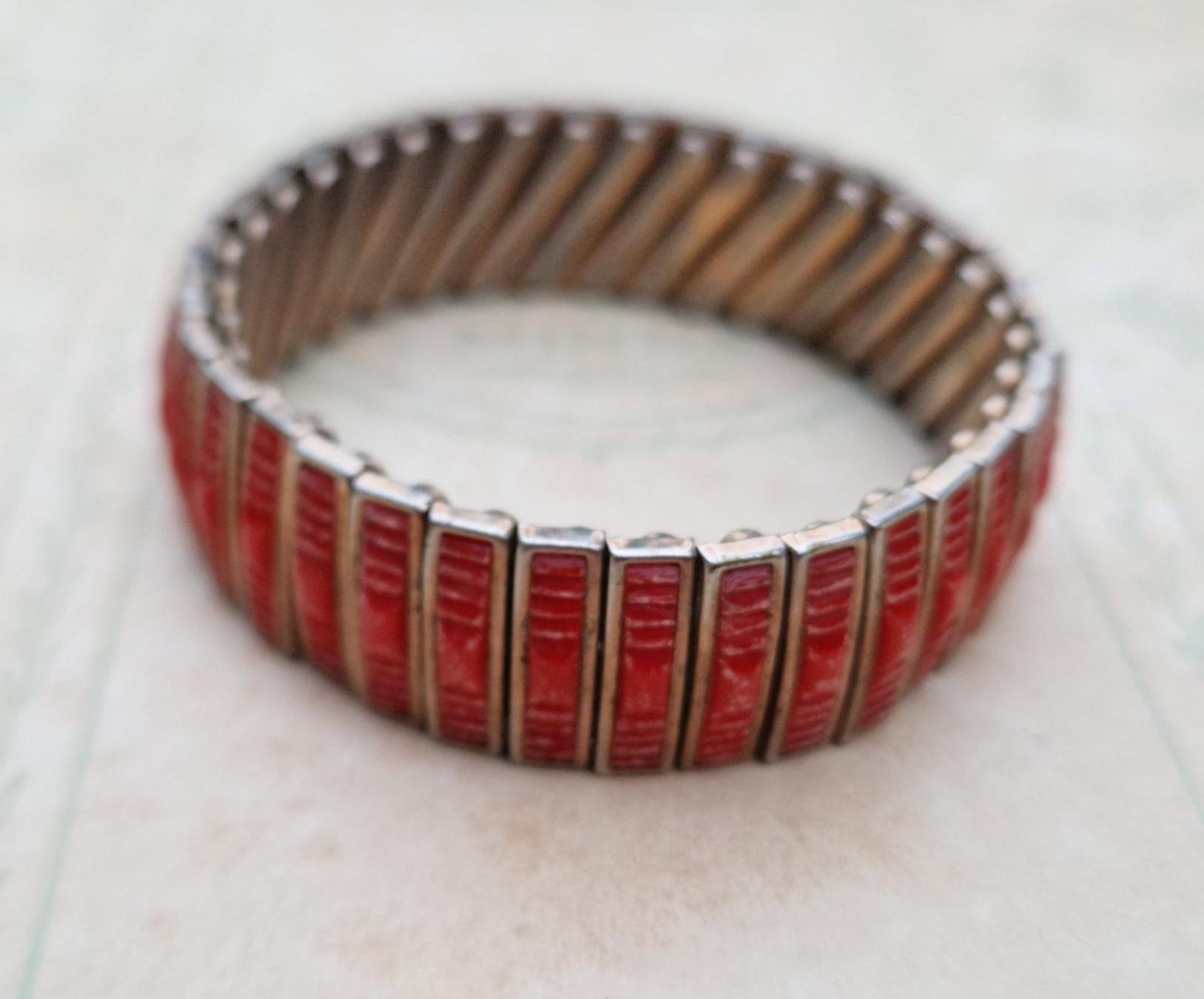 ヴィンテージ レッドエナメル エクスパンションブレスレット - 1960