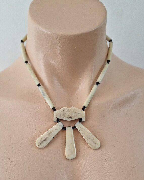 Collier tribal jaune - Nos graine d'açai sont issues de producteurs Collier tribal jaune - Nos graine d'açai sont issues de producteurs
